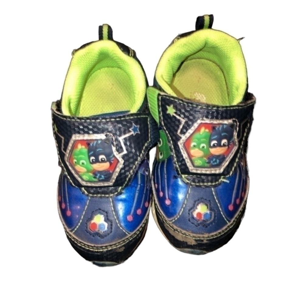 Toddler boys size 7 tennis shoes PJ Mask light up tennis shoes